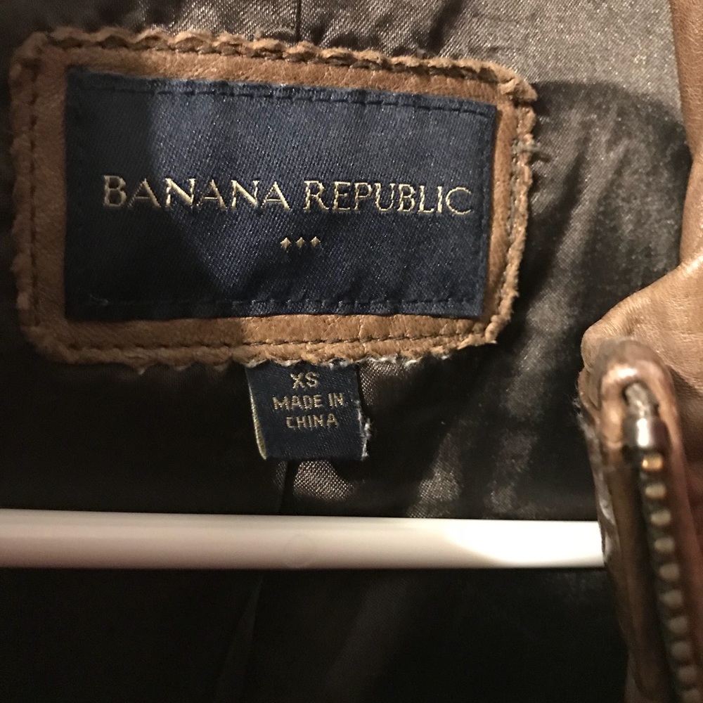 Banana Republic taupe leather jacket - Picture 7 of 7
